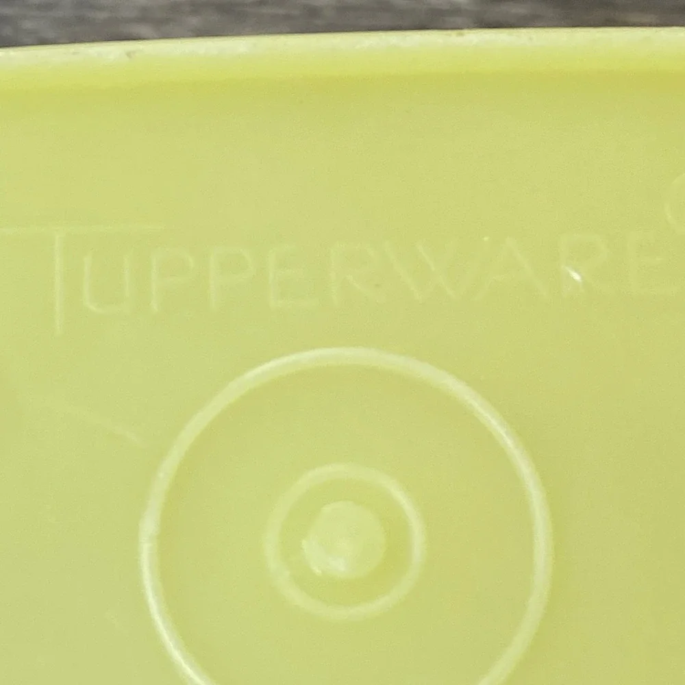 Tupperware Vintage Square Storage Container Lime Yellow with Lid‎
